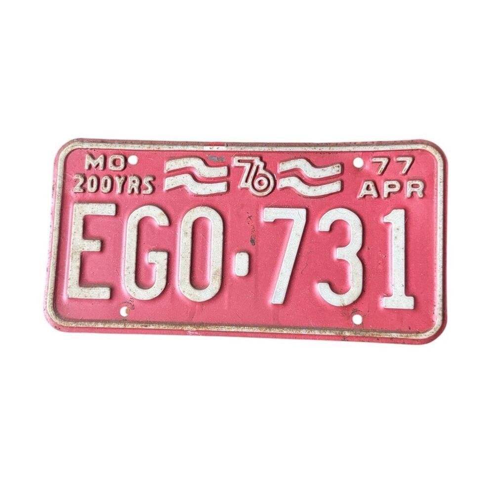 1977 Missouri License Single Plate APR Red Bicentennial 200 YRS MO Vintage Tag